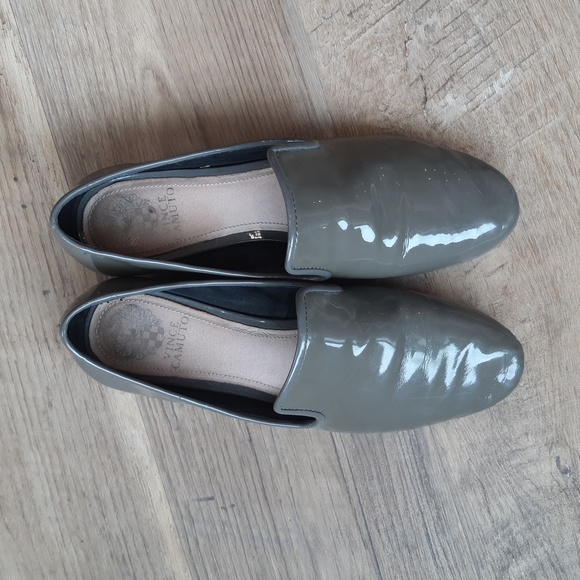 Vince Camuto Patent Leather Slip On Loafer Sz 6 - Picture 2 of 5